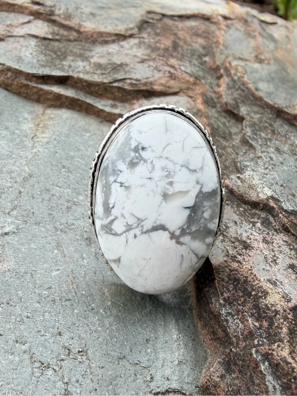 Vintage White Howlite Cabochon Silver Statement Ring